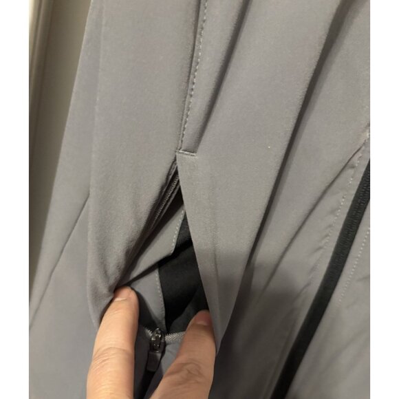 Under Armour Fitted Hooded Pocket Mens Medium Storm Water Resistant Black Jacket - Picture 6 of 6